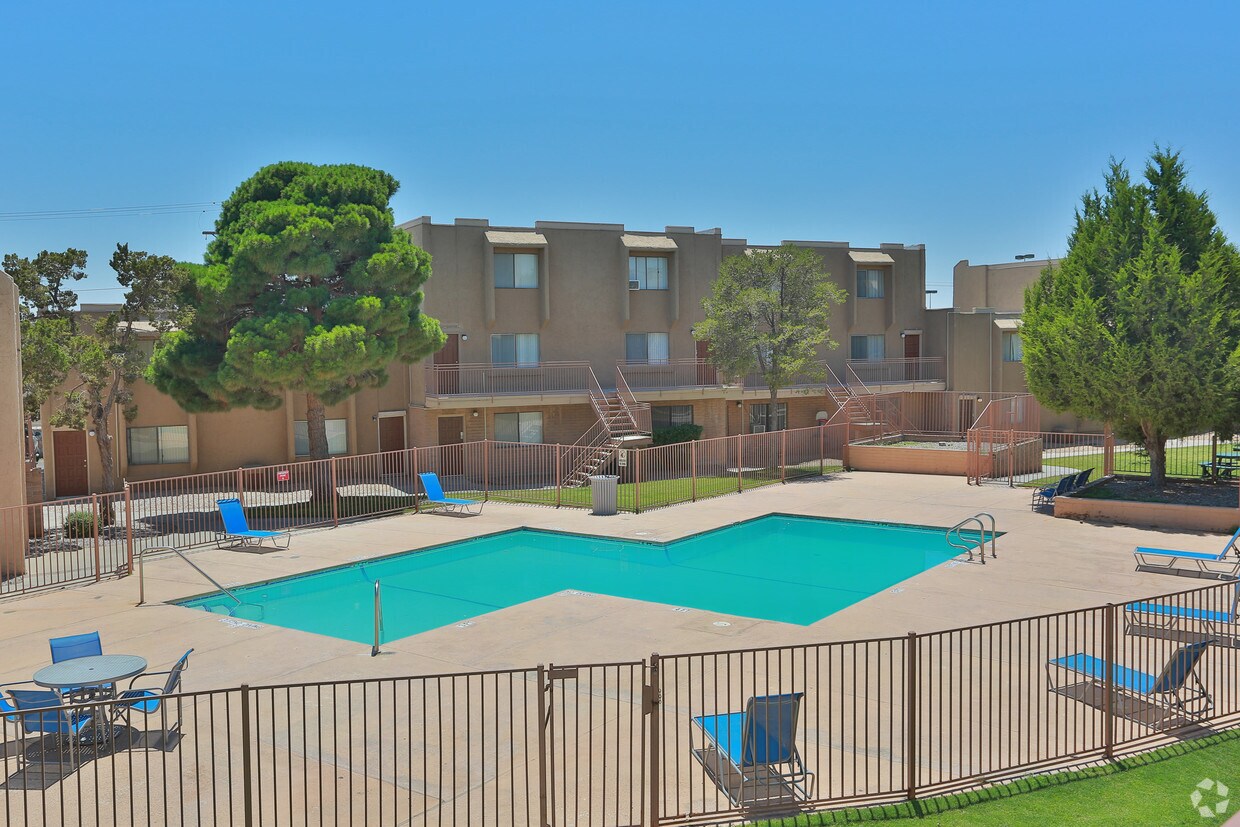 La Estancia Apartments in El Paso, TX