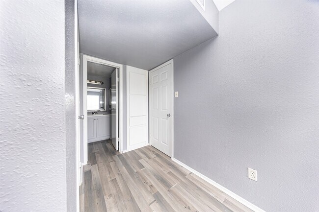 Foto del edificio - 13480 S Thorntree Dr