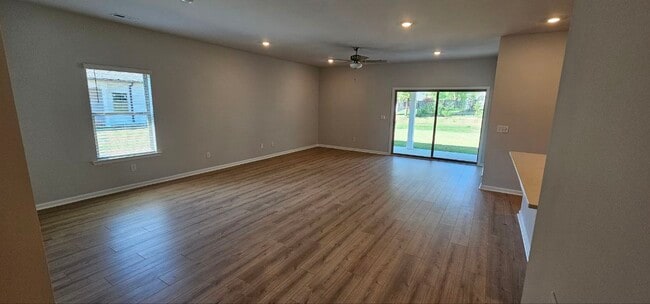 Building Photo - 204 Fenwick Pl