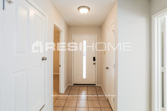 Building Photo - HOME FOR RENT!! UP TO HALF OFF ONE MONTH!
