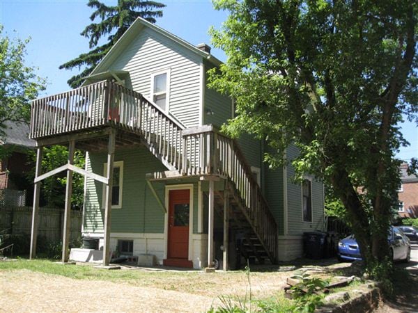 Building Photo - 825 S Main St