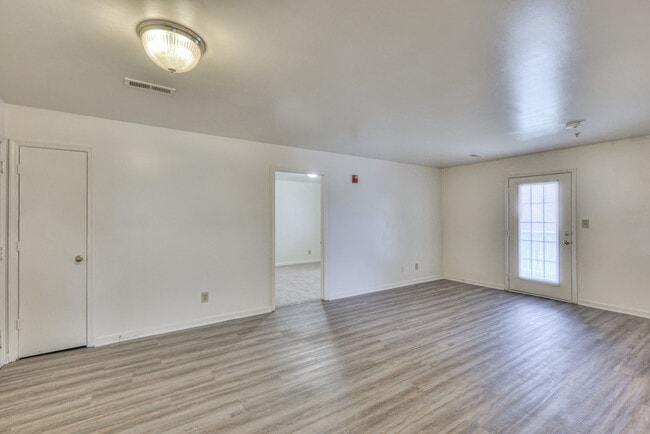 Building Photo - Cassell Ridge