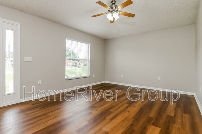 Building Photo - 516 Anise Ct