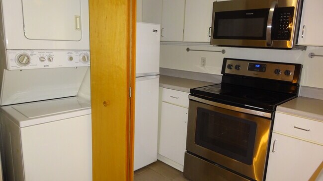 Foto del edificio - 1420 Hopkins St NW