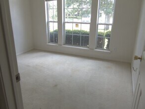 Building Photo - 4201 Windwood Dr