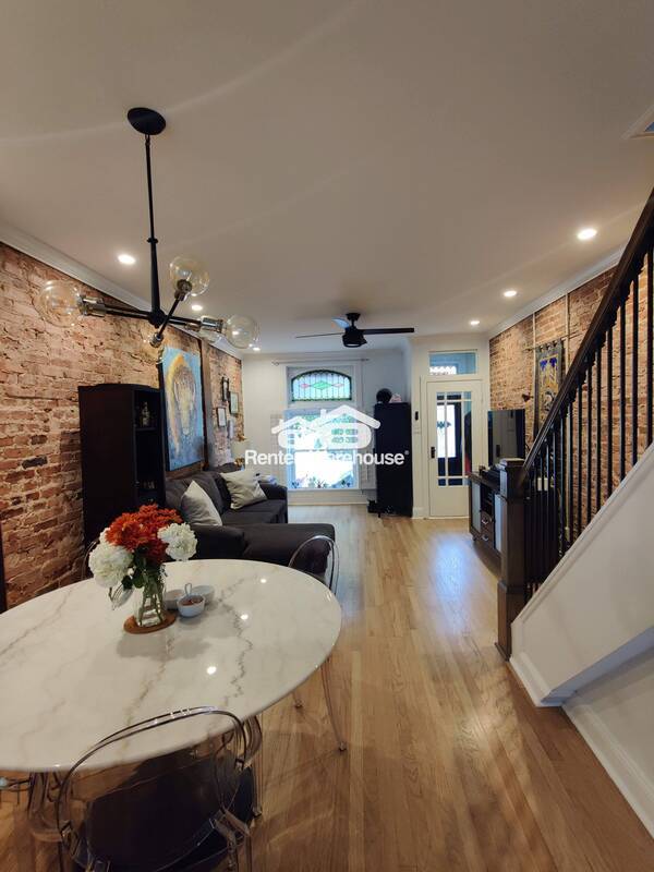 Building Photo - 510 S Kenwood Ave