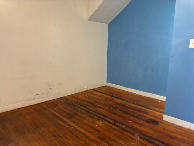 Building Photo - 33 Harvard, Battle Creek, 5 Apts