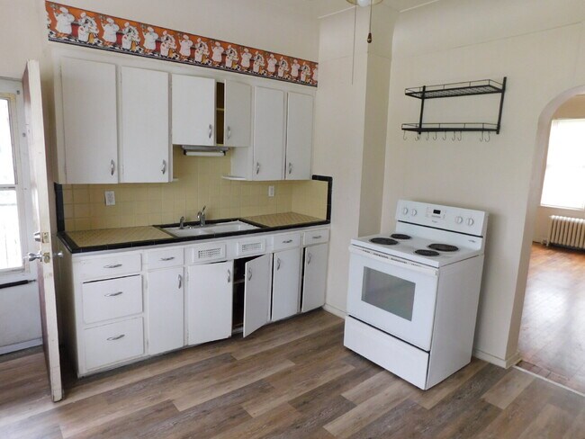 Foto del edificio - Clean and Move in Ready, Great Location