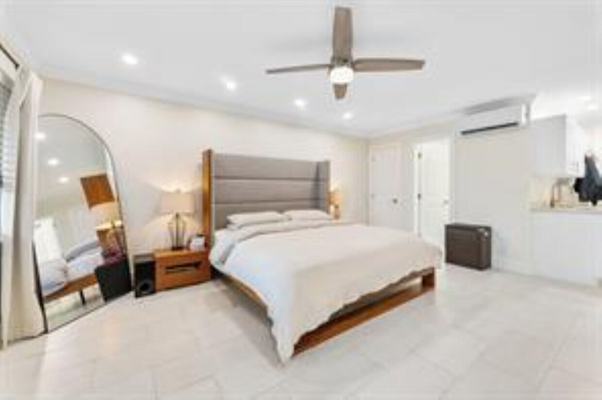 Foto principal - 1706 NE 25th St