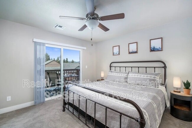 Building Photo - 2519 W Josselyn Dr