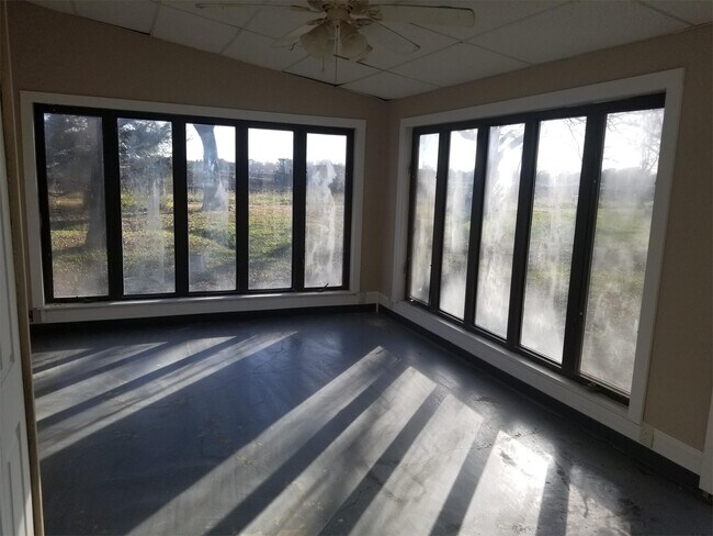 Building Photo - 1509 N Prairie Creek Rd