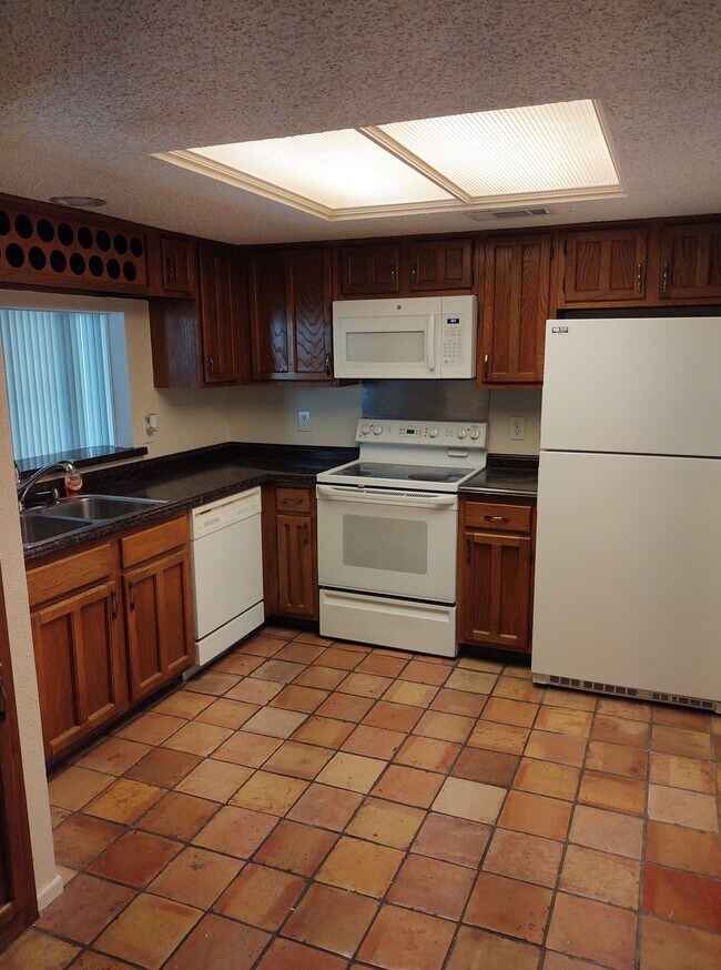 Cocina - 14122 Churchill Estates Blvd