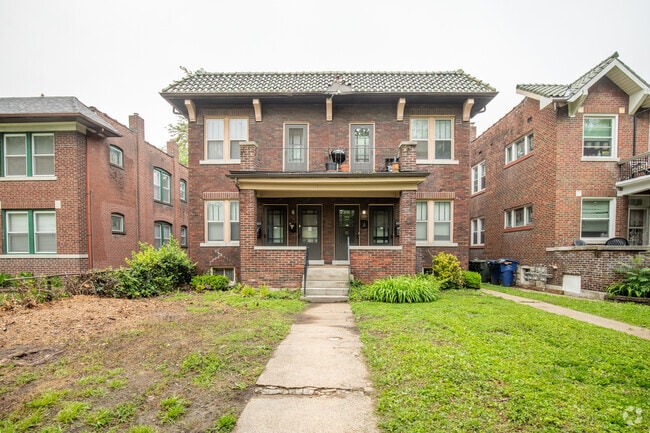 Building Photo - 4937 Magnolia ave