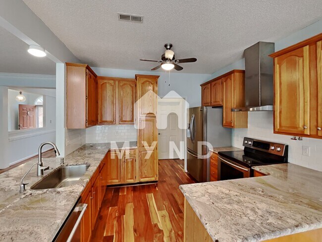Building Photo - 17110 Grenache Ct
