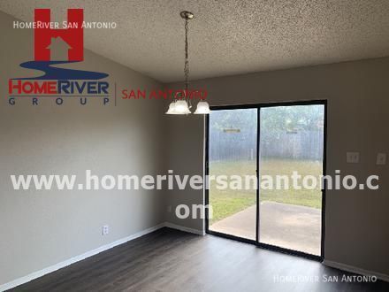 Building Photo - 410 Saddlebrook