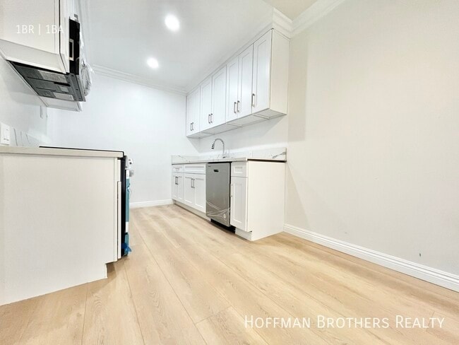 Foto del edificio - 6153 Fountain Ave