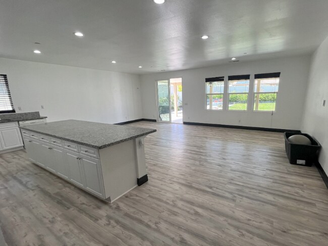 Foto del edificio - 376 Valencia Ct
