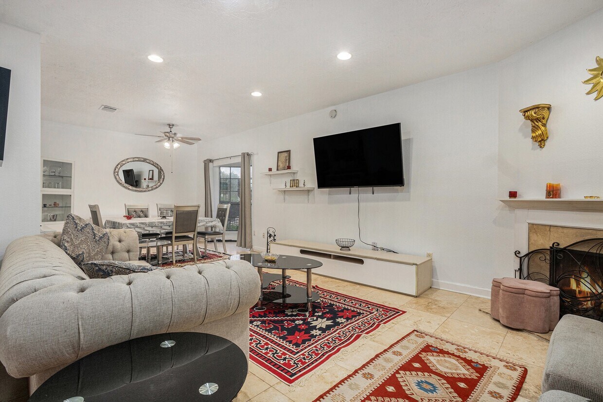 Foto del edificio - 800 Country Pl Dr