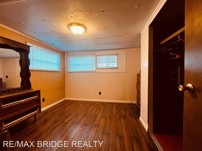 Building Photo - 2 br, 1 bath House - 598 S Fairgrounds Rd