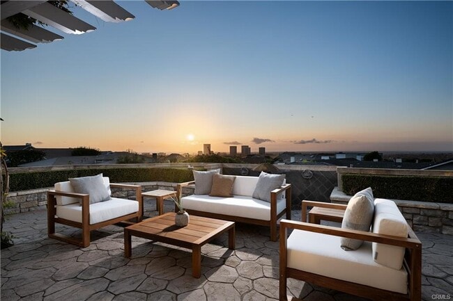 Building Photo - 2001 Yacht Resolute