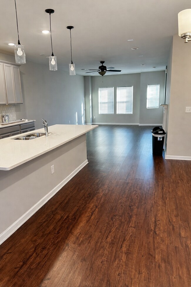 Foto del edificio - 1529 Kiln Ct