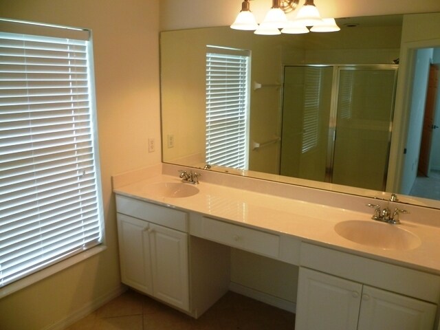 Foto del edificio - Milano - 3BR/2BA Unfurnished Townhome in N...