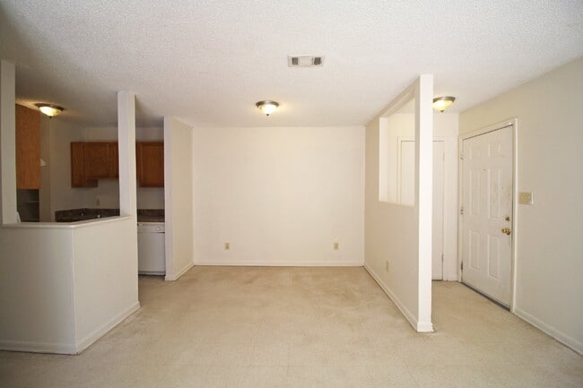 Building Photo - Affordable 2BR with Utilities Included – G...
