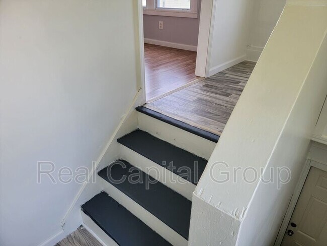 Foto del edificio - 143 Mohican Ave