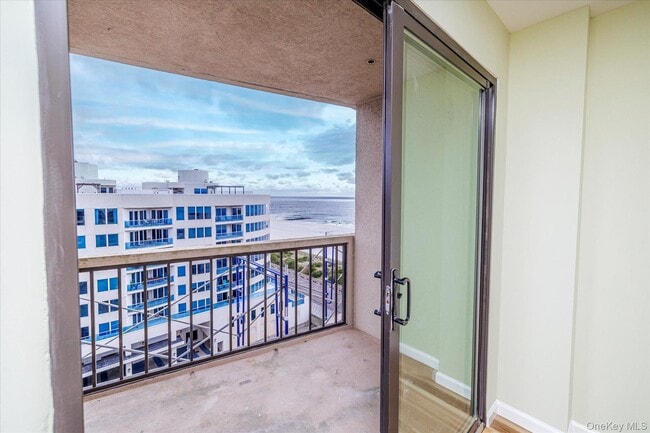 Building Photo - 360 Shore Rd