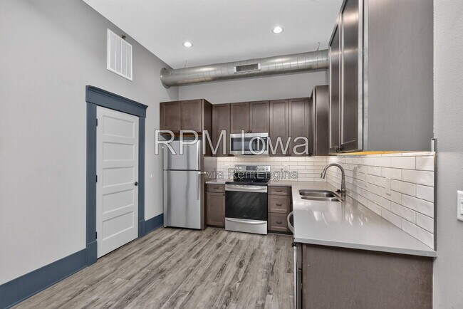 Building Photo - 1214 2nd St