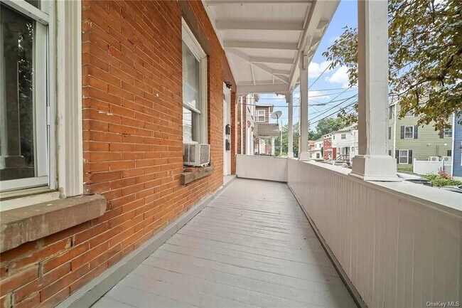 Building Photo - 30 Conklin St