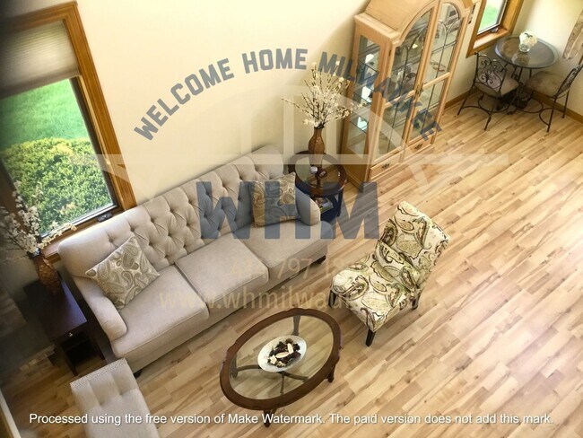 Foto del edificio - 13835 Morningview Ct