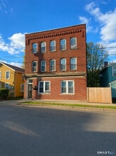 Building Photo - 14 Portland St