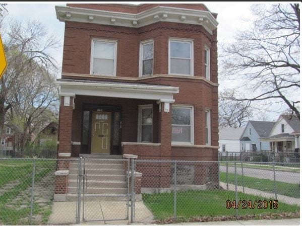 Building Photo - 1852 W 58th St
