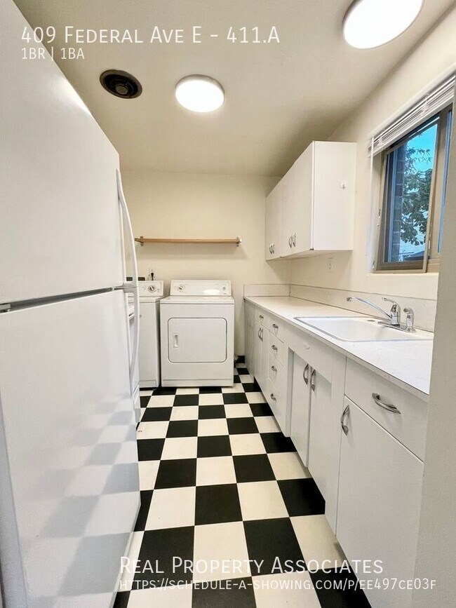 Building Photo - Amazing N. Capitol Hill Location 1 Bed/1Ba...