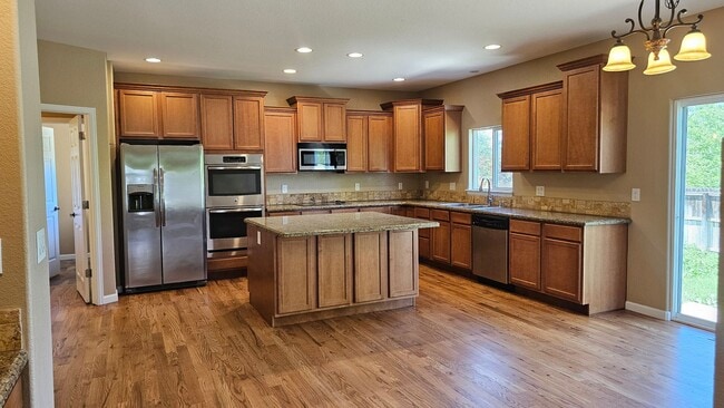 Photo - SPACIOUS HOME WITH FINISHED BASEMENT IN NORTH RANGE VILLAGE!