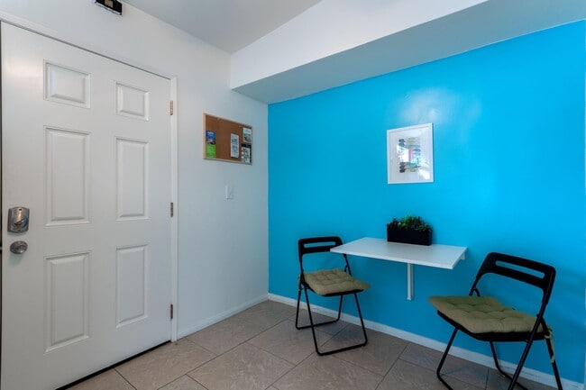 Barra de desayuno, cerraduras de combinación fáciles de usar - 525 E Cottonwood Rd