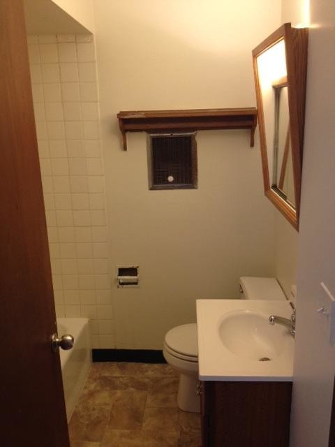 Building Photo - 2 bedroom in Elgin IL 60123