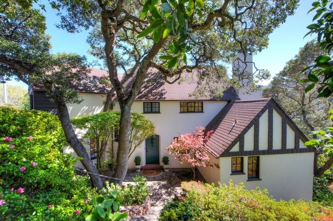 Building Photo - Beautiful Sausalito Home w/ Stunning SF Skyline & Bay Views!