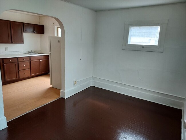 Building Photo - 184 Santee St