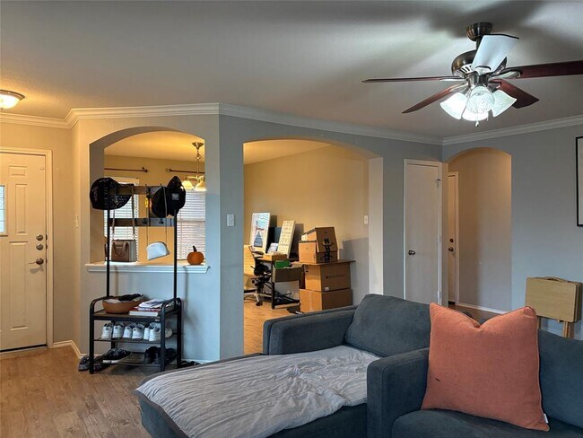 Foto del edificio - 1034 W South St