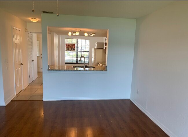 Building Photo - 16554 Brigadoon Dr