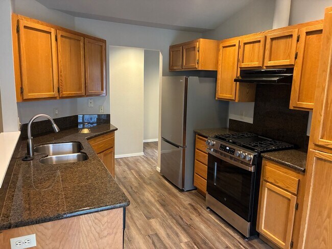 Foto del edificio - **Charming Midtown Single-Level Home on a ...