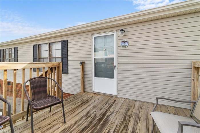 Primary Photo - 216 Burnetts Way