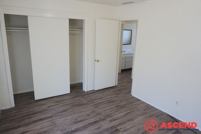 Building Photo - 116 Northrup St