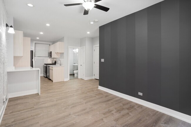 Foto del edificio - 1700 W Juneway Terrace