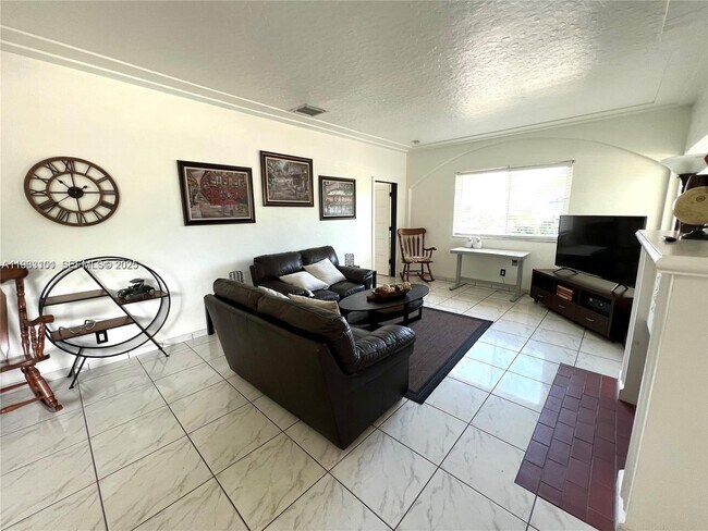 Foto del edificio - 2235 SW 23rd Ave