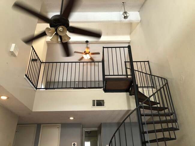 Photo - 2015 Fleur De Lis Ct House