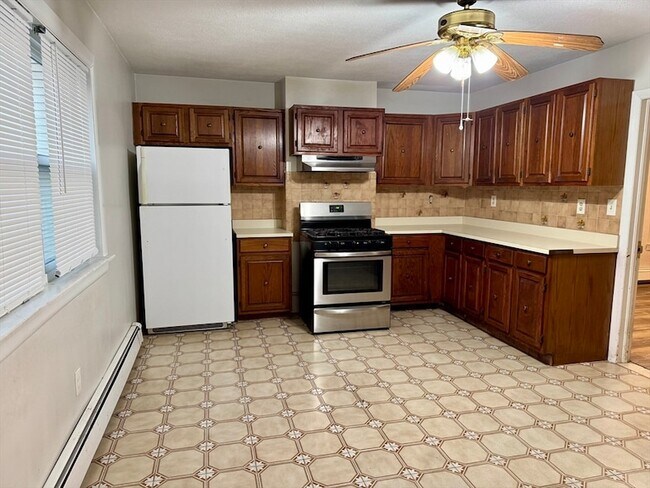 Photo - 230 Havre St Apartment