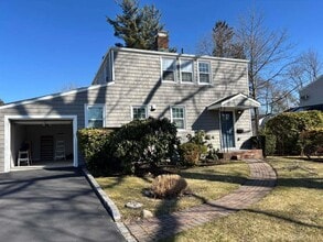 70 Appletree Ln